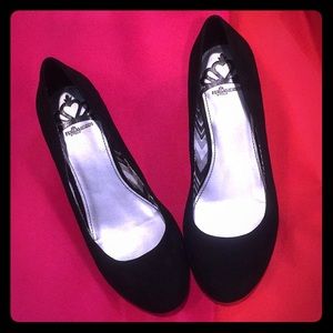 🖤Fergalicious Black wedges🖤